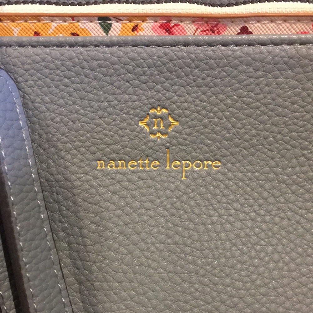 Nanette Lepore Crossbody in light blue with separate flowered organizer - Picture 2 of 5